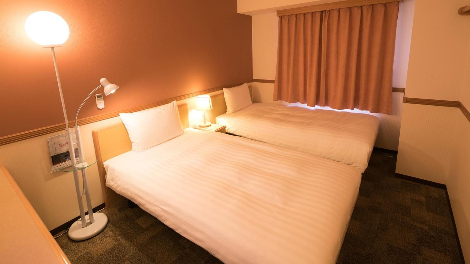 Toyoko Inn Aizuwakamatsu Ekimae Rum bild