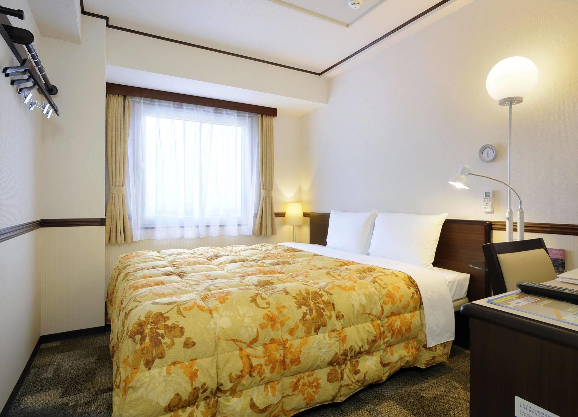 Toyoko Inn Aizuwakamatsu Ekimae Exteriör bild
