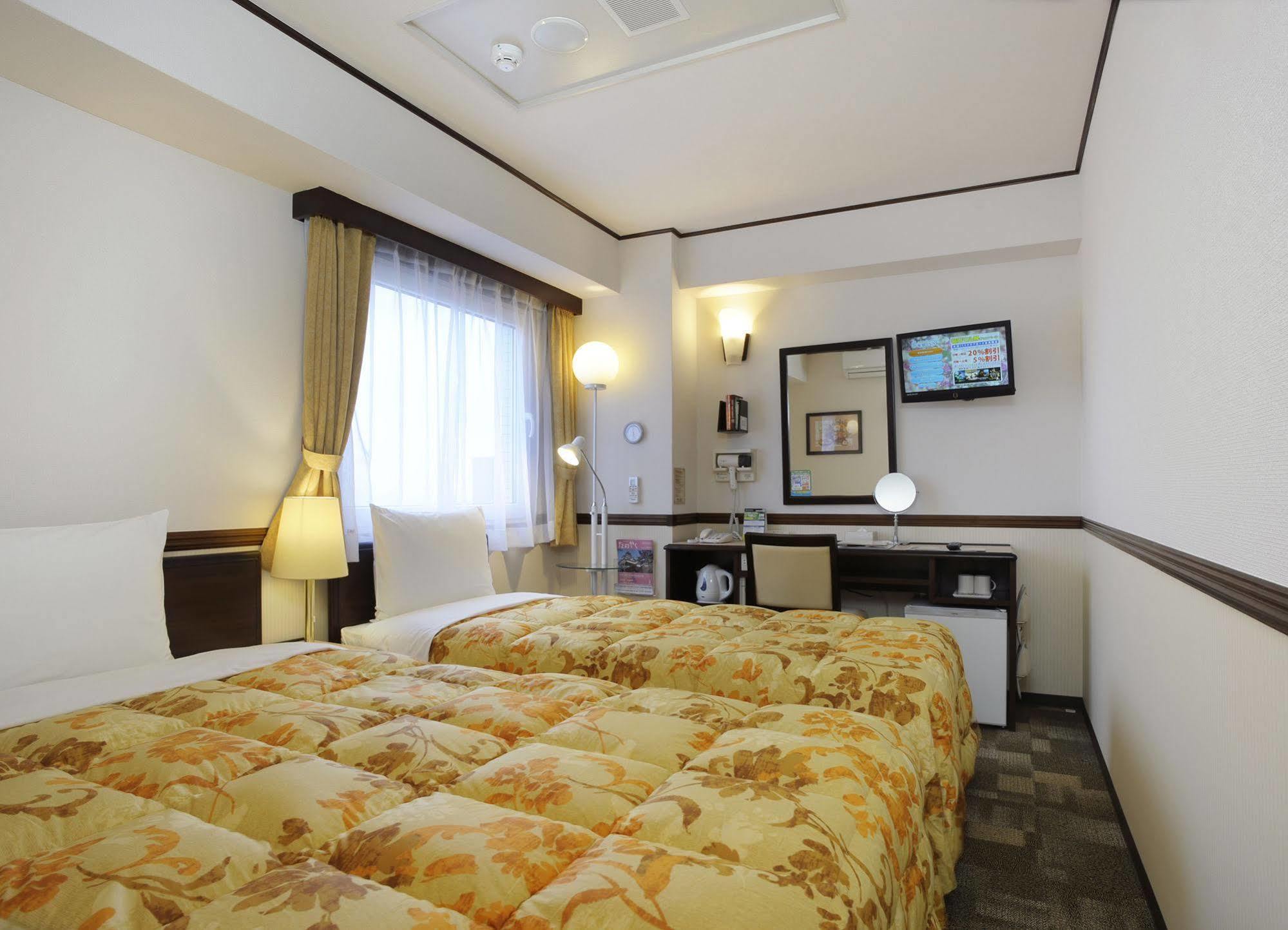 Toyoko Inn Aizuwakamatsu Ekimae Exteriör bild