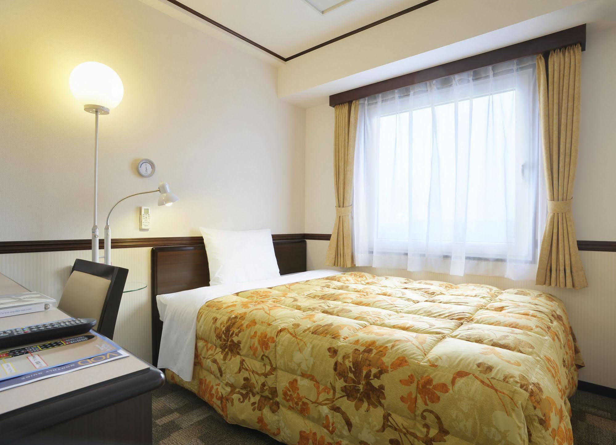 Toyoko Inn Aizuwakamatsu Ekimae Exteriör bild
