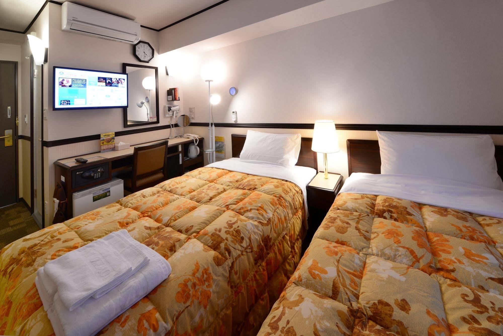 Toyoko Inn Aizuwakamatsu Ekimae Exteriör bild