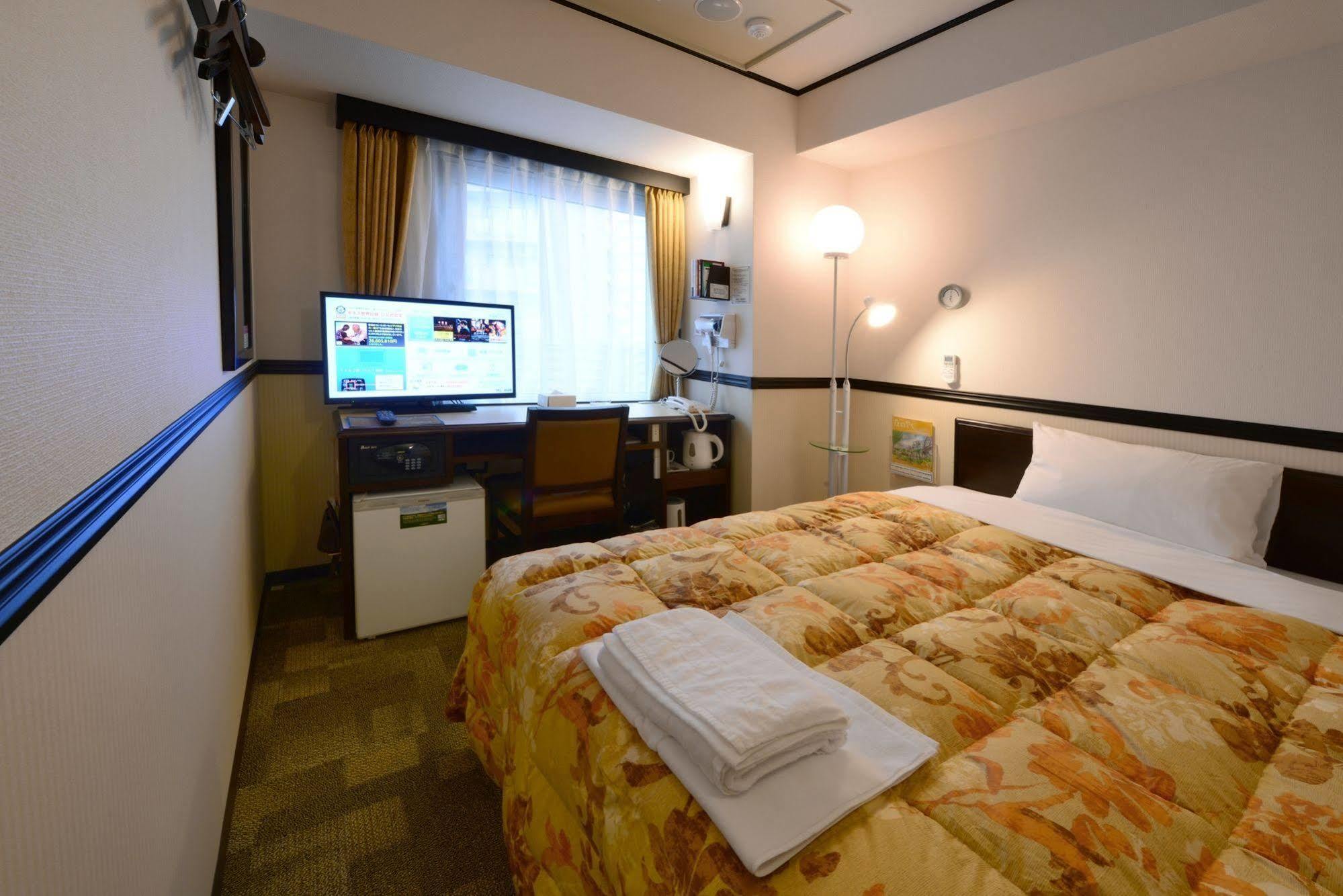Toyoko Inn Aizuwakamatsu Ekimae Exteriör bild