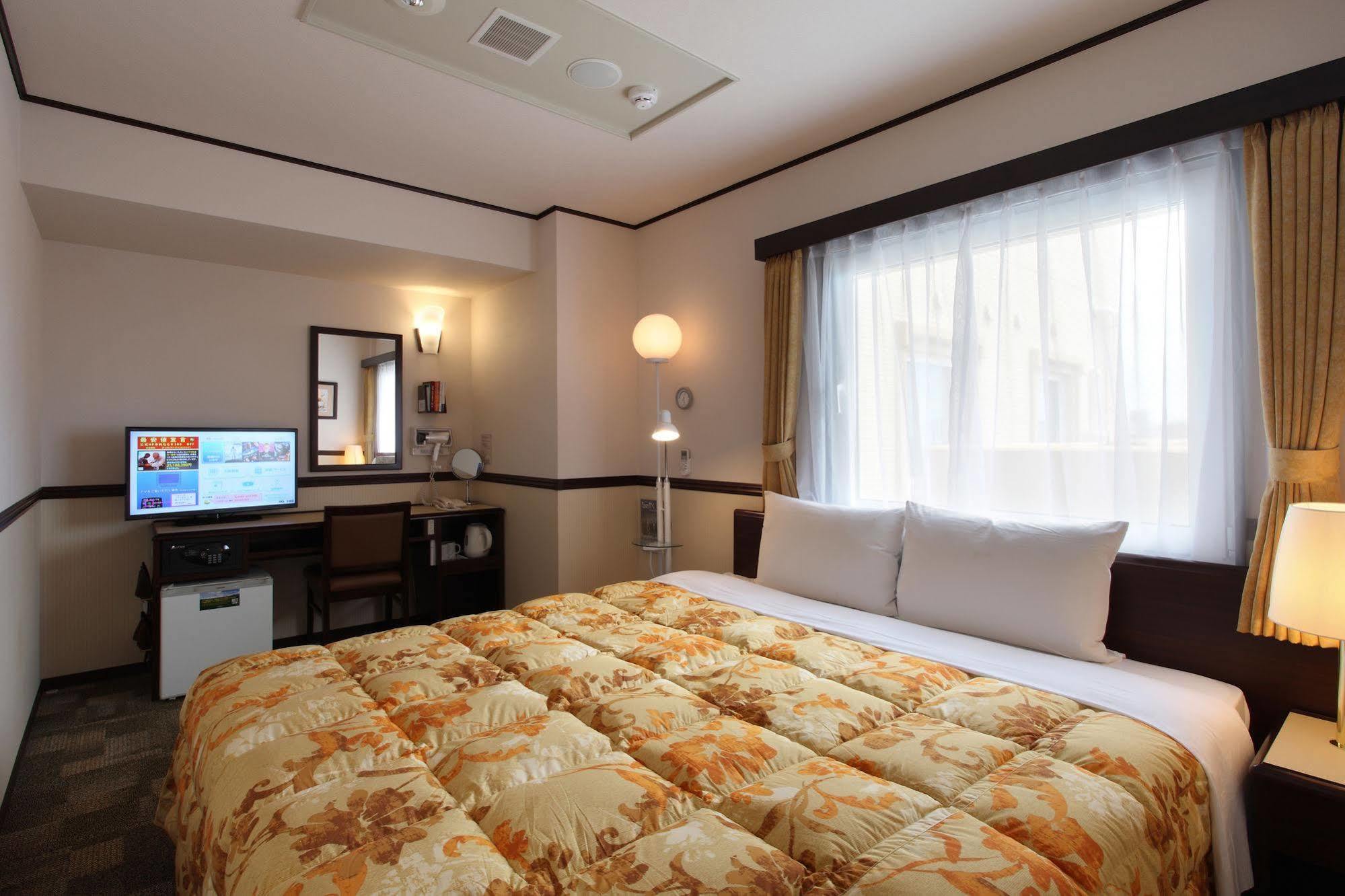Toyoko Inn Aizuwakamatsu Ekimae Exteriör bild